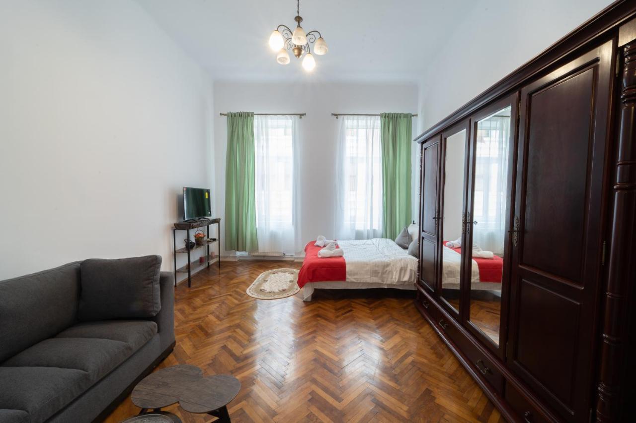 5* Noble House In Historic Center Villa Cluj-Napoca Exterior photo
